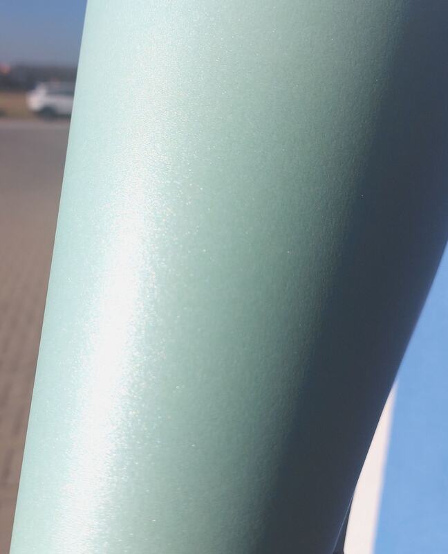 Lesklý papír s perletí A4 220g - mátový