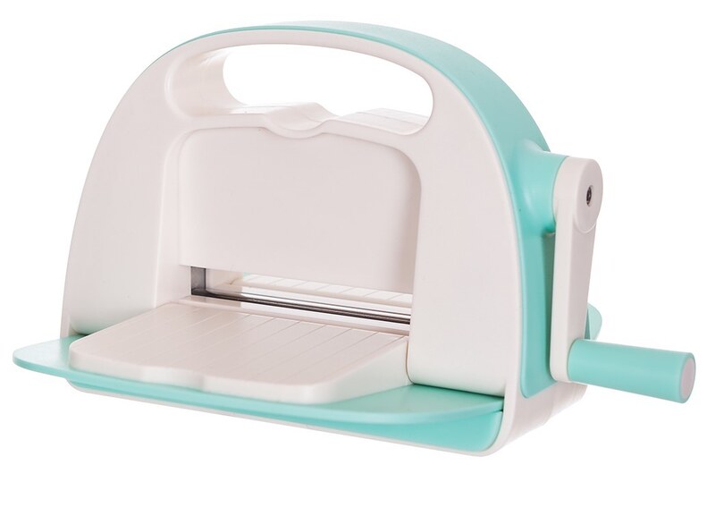 Mini vyřezávací a embossovací strojek dpCraft - startovací sada 12 ks