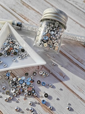 Perličky 2-4 mm stříbrné - balení 10 g