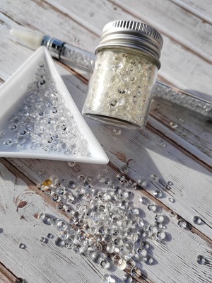 Kamínky 2-4 mm lesklé průhledné - balení 10 g