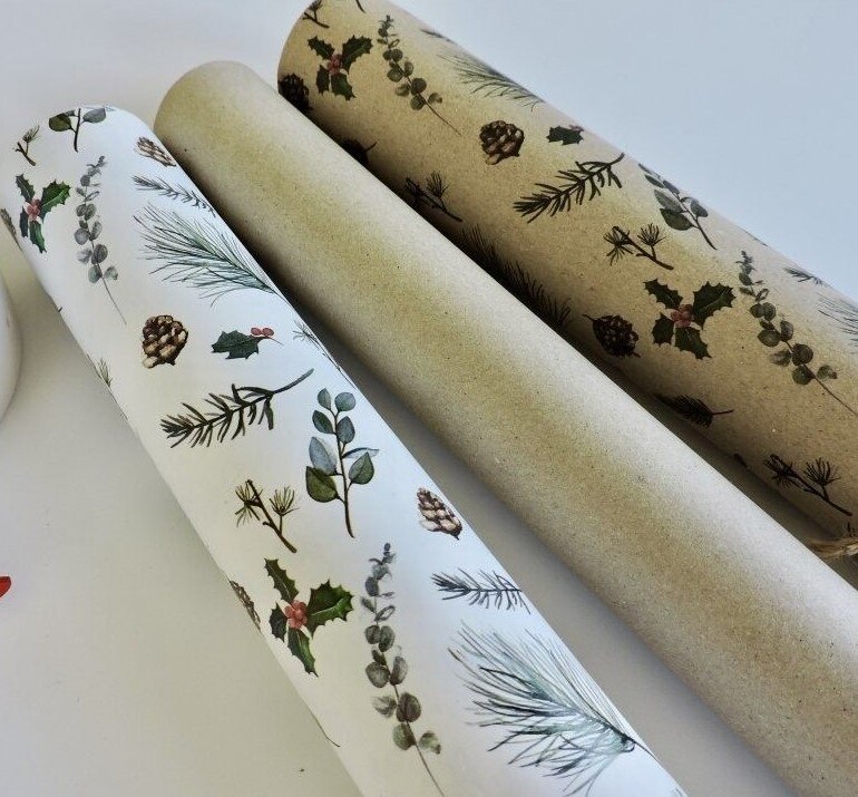 Vánoční balicí papír 68 x 47 cm - 120 g/m2 - Jehličí bílé