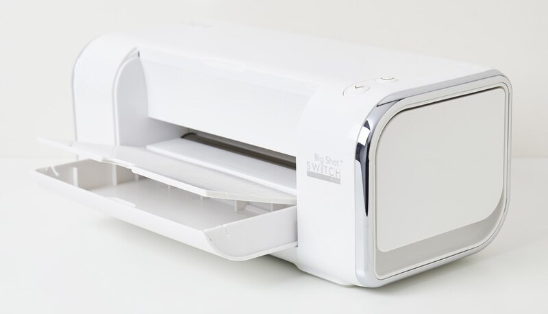 A4 elektrický vyřezávací a embossovací strojek BIG SHOT SWITCH PLUS starter kit - kompletní sada