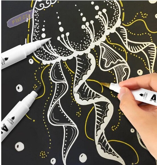 Akrylové fixy se štětcovým hrotem