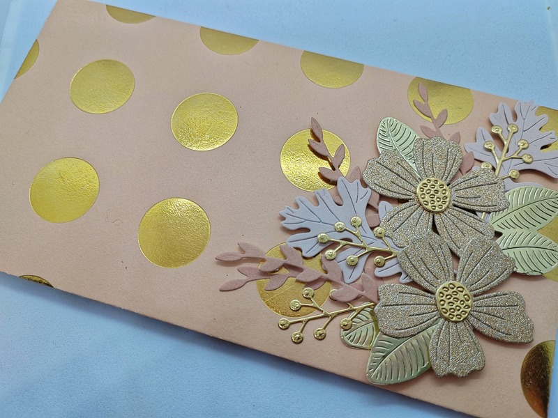 Dárková obálka - Květiny - broskvovo-zlaté - 1 ks