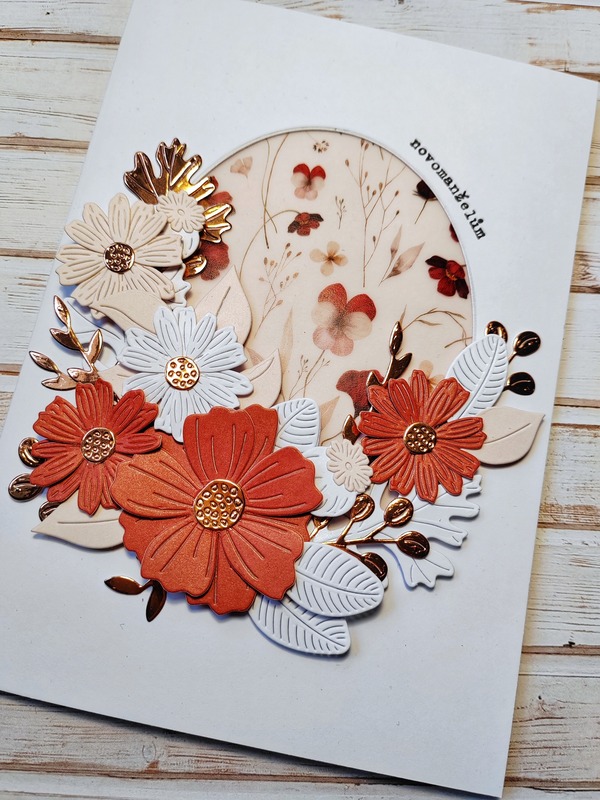 Přání ruční výroba - Květiny bílo-skořicové - magnet + obálka