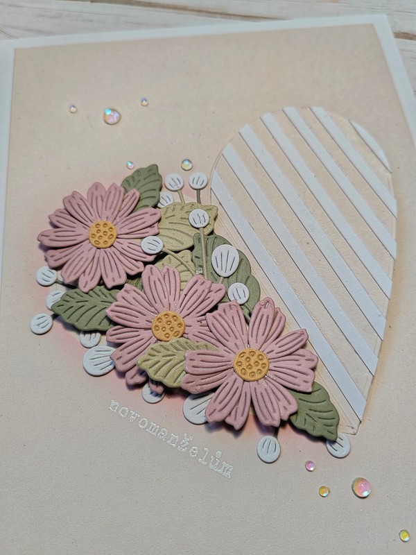 Přání ruční výroba - Květiny - srdíčko - 1 ks