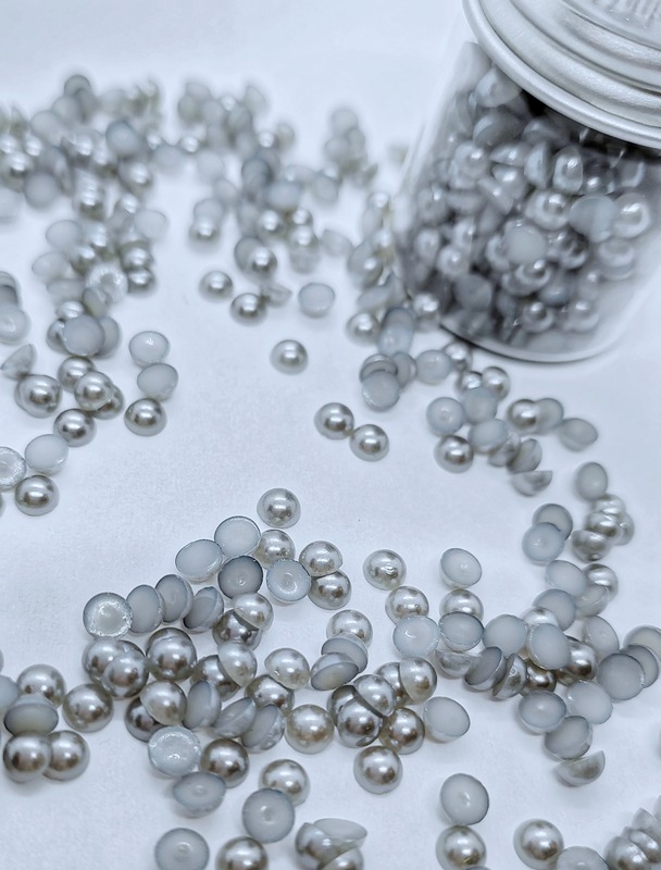 Perličky 4 mm - šedo-stříbrné - balení 10 g