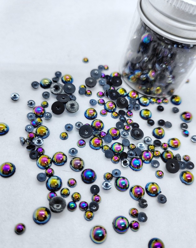 Perličky 2-5 mm - černé s duhovým odleskem