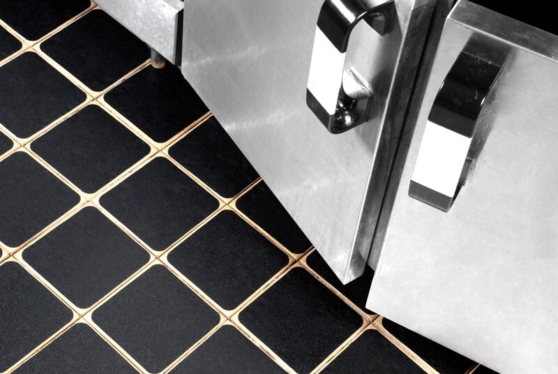 Protiskluzová dlaždice samolepicí