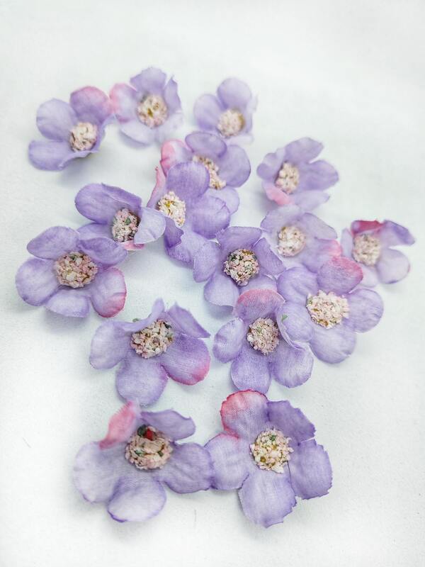 Látkové květiny - světle fialové - balení 10 ks
