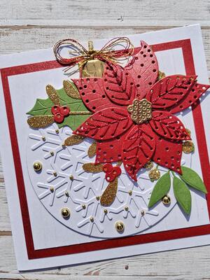 Přání ruční výroba -  Vánoční ozdoba - vyšívaná vánoční hvězda - 1 ks