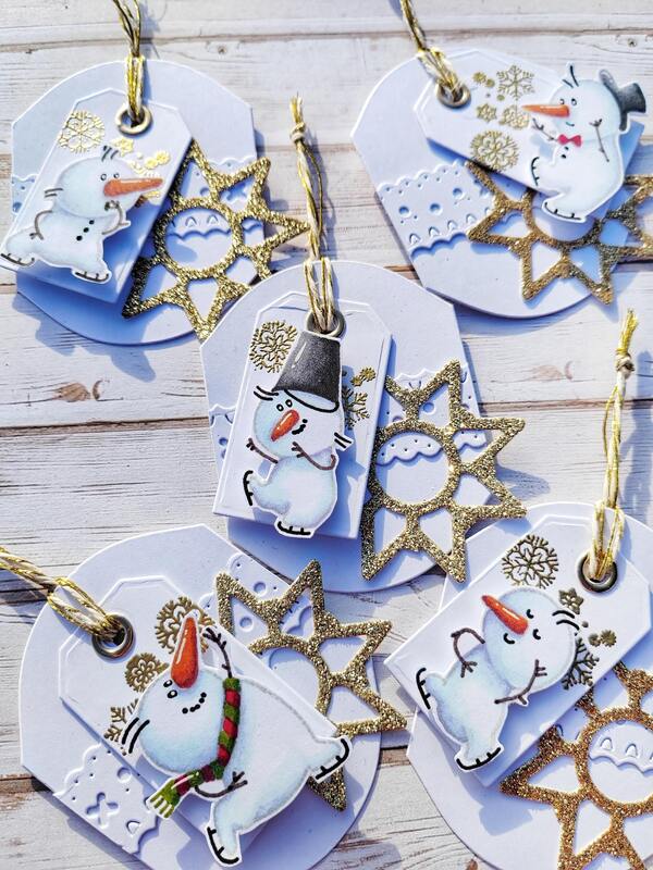 Visačky Sněhuláci 2 - 6,5 x 5 cm - sada 5 ks