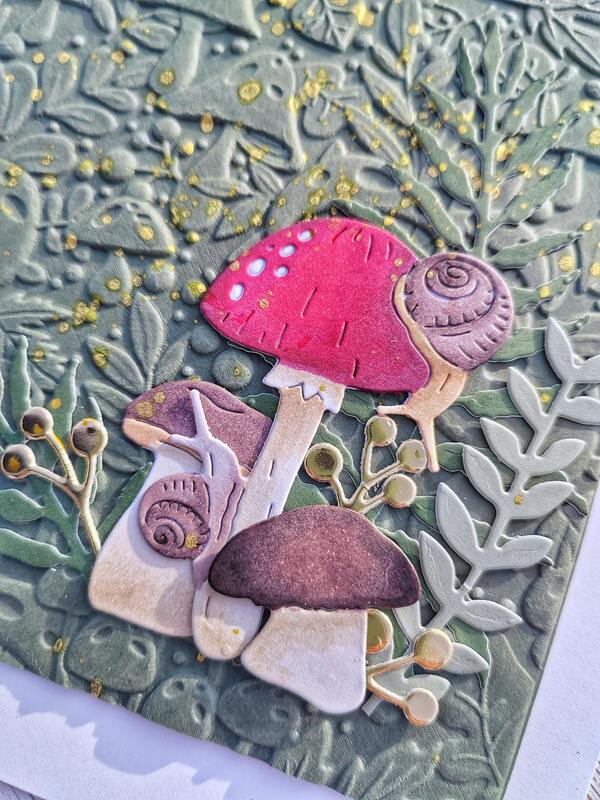 Přání ruční výroba - Podzimní motiv - šnek a houby - 1 ks