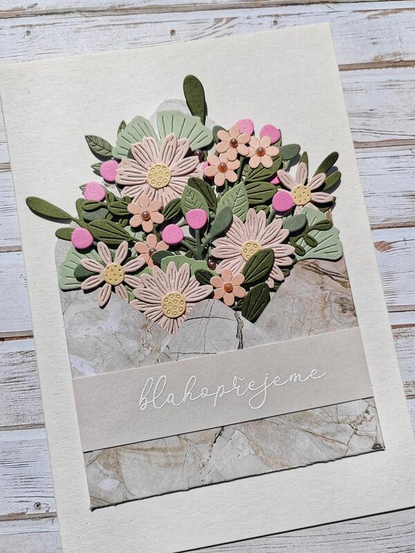 Přání ruční výroba - Květiny v obálce - jemná kvítka - 1 ks