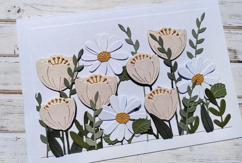 Přání ruční výroba - Květiny v obálce - jemné barvy, metalická béžová a bílá - 1 ks