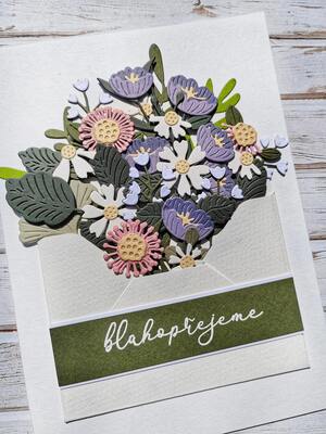 Přání ruční výroba - Květiny v obálce - jemné barvy, fialová kvítka - 1 ks