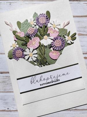 Přání ruční výroba - Květiny v obálce - novomanželům - fialová kvítka - 1 ks