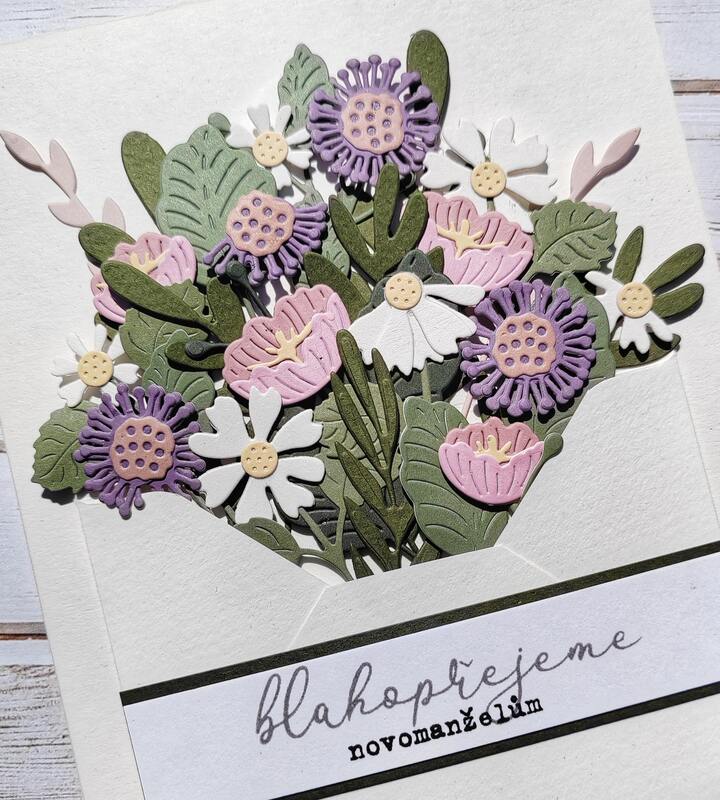 Přání ruční výroba - Květiny v obálce - novomanželům - fialová kvítka - 1 ks