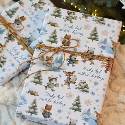 Vánoční balicí papír 70 x 100 cm - 115 g/m2 - Bruslení se zvířátky - 1 arch