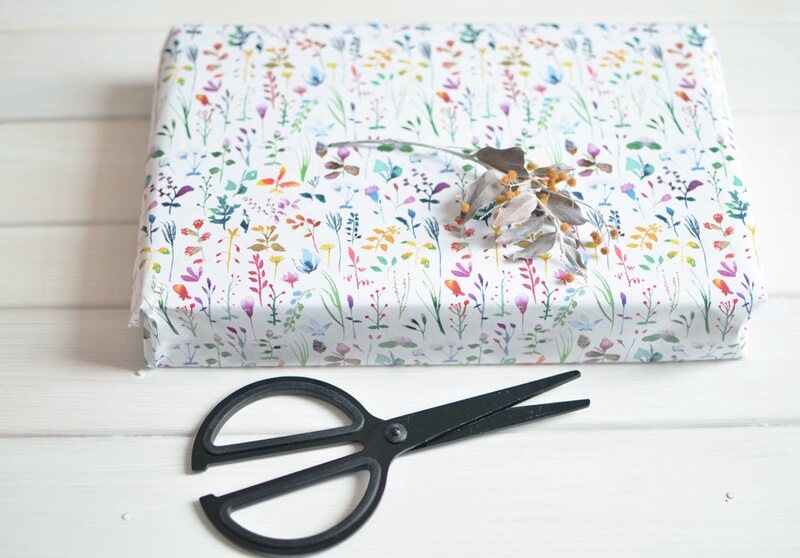 Designový balicí papír MANKAI A2 - Louka v siluetě - 1 arch