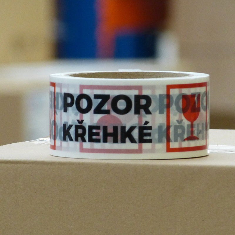 Balicí páska s potiskem POZOR KŘEHKÉ - 50 mm x 66 m