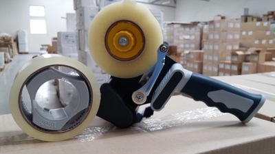 Tiché odvíjení balicích pásek s odvinovačem TwinCore