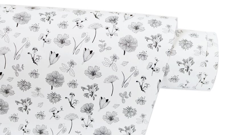 Designový balicí papír MANKAI A2 - černobílá zahrada